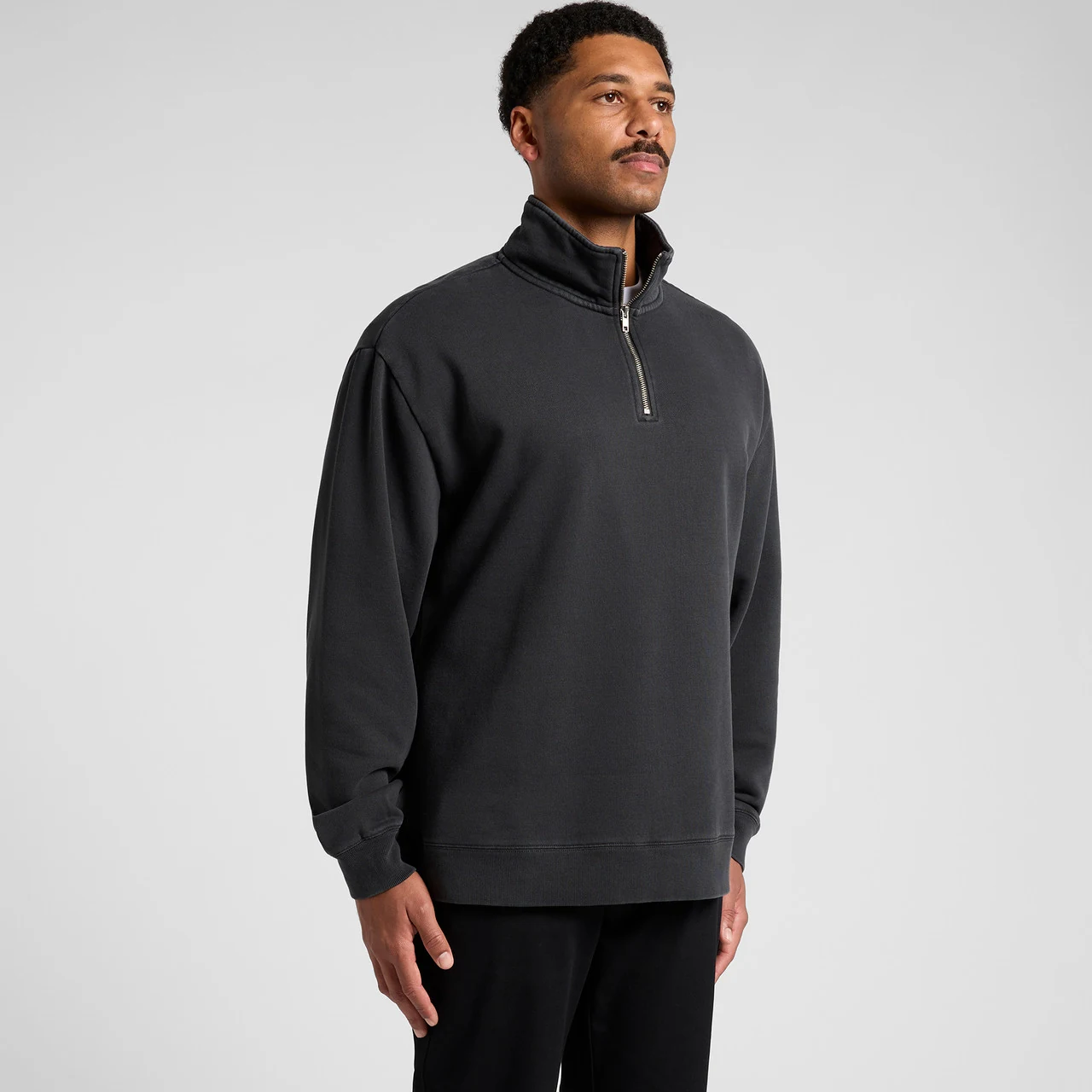 Relax Faded Half Zip - Detail View