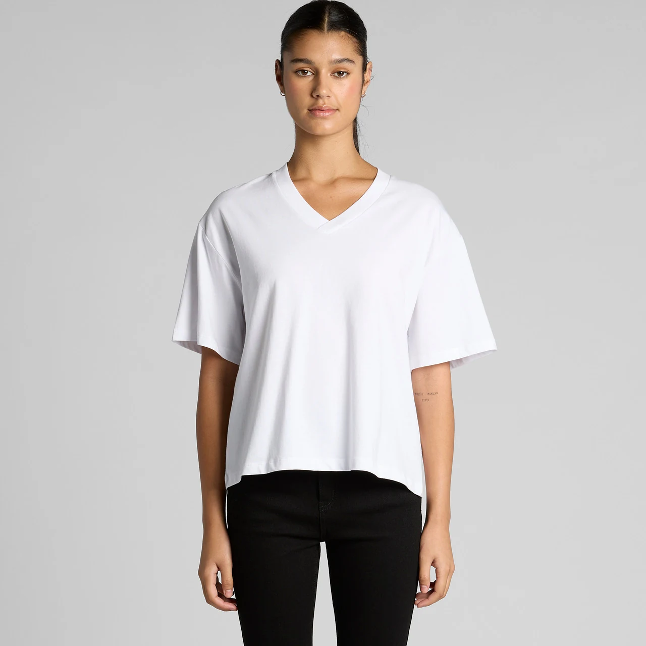 Wo's Martina V Neck Tee - Detail View